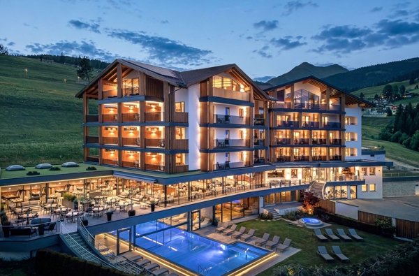 Hotel Edelweiss**** - Hotel Edelweiss By Night 00