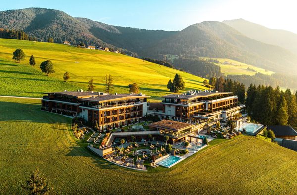 Hotel Alpen Tesitin Panorama Wellness Resort ***** - Atphotosair2 2 1